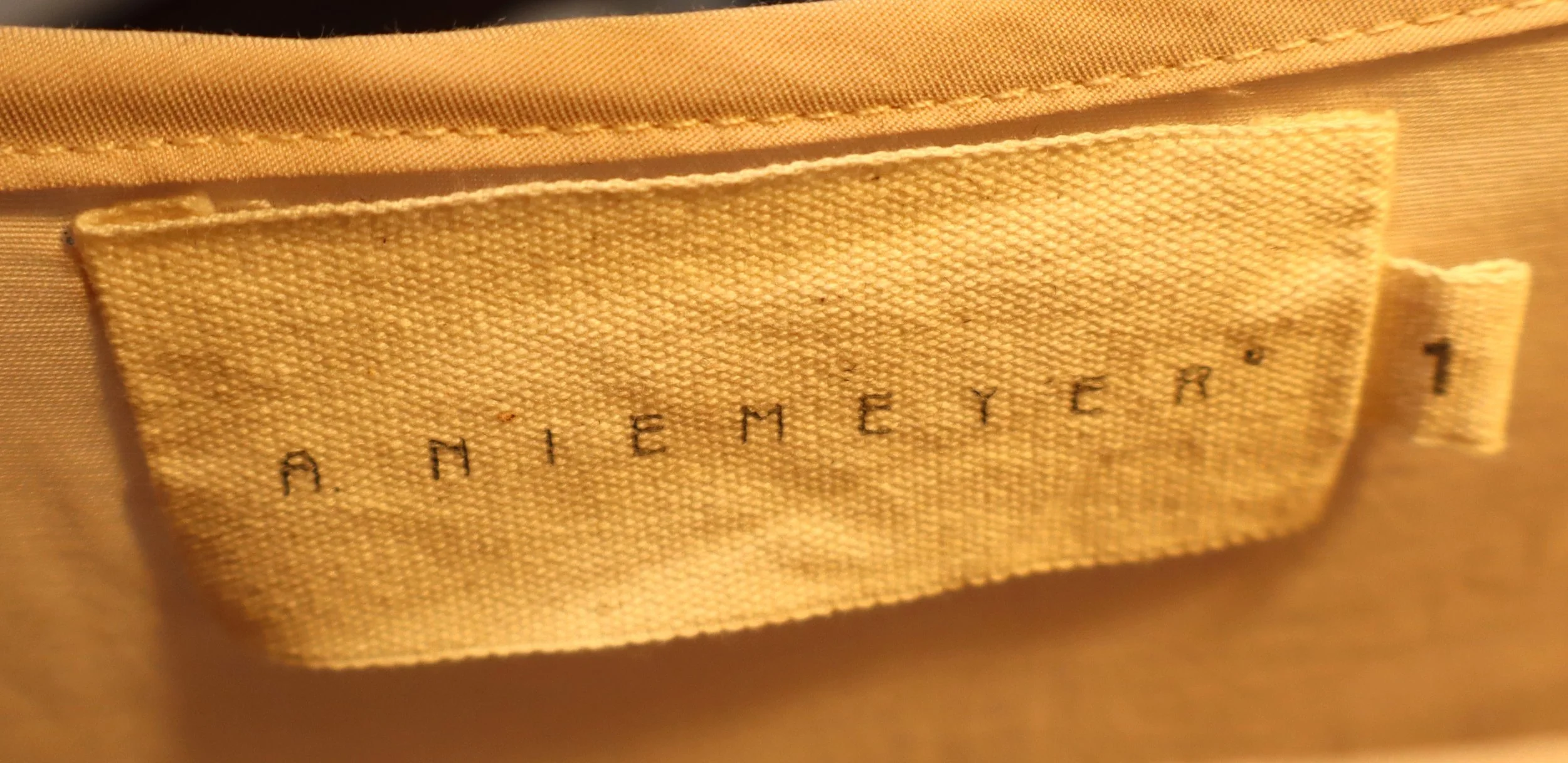 Aniemeyer - Chic Blouson Sleeve Blouse - Image 3