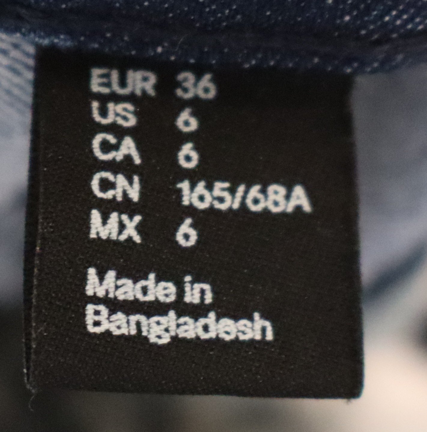 H&M - Classic Comfort Stretch Jeans Size 6 - Image 4