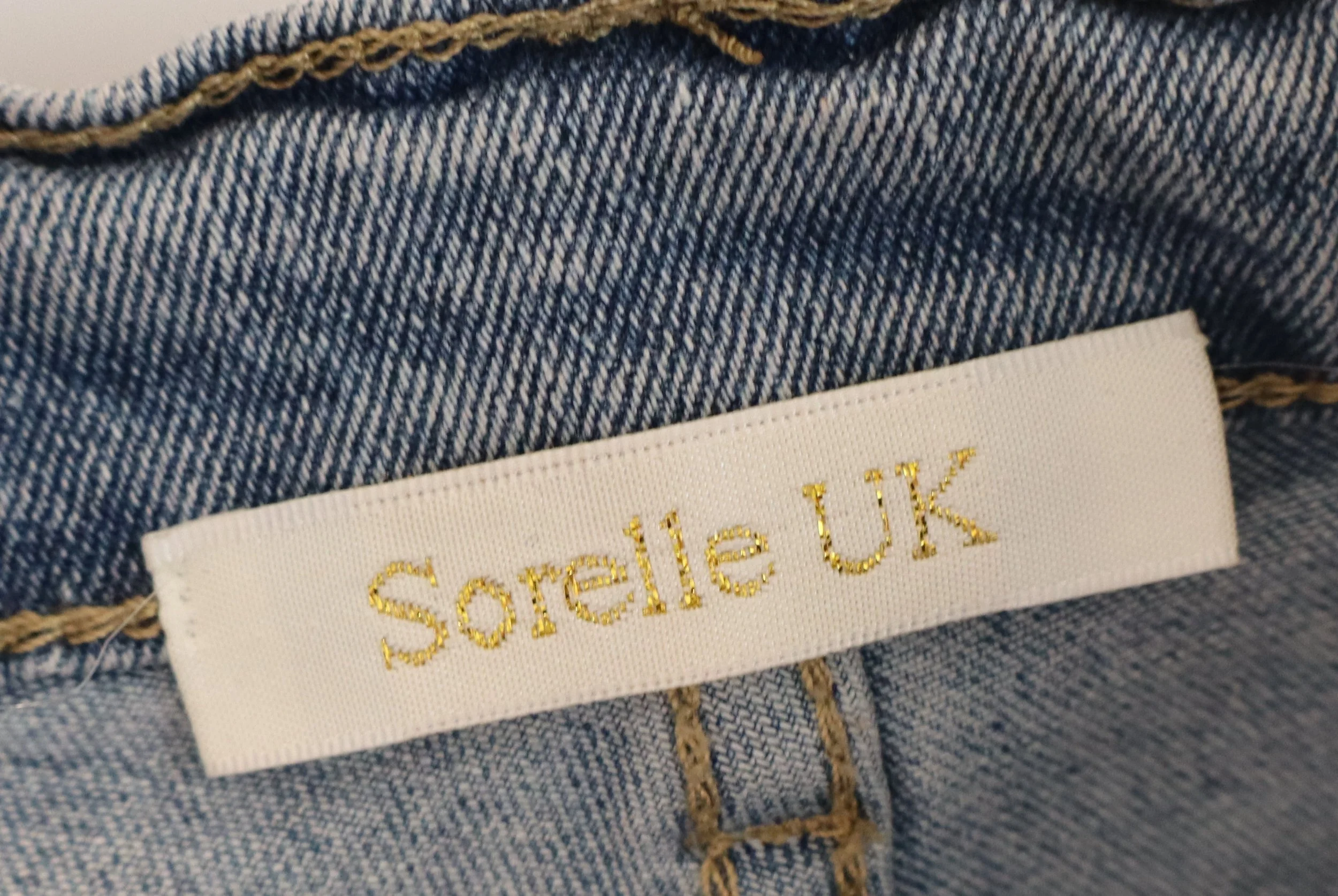 Sorelle UK - Vintage Denim Cargo Shorts Size S - Image 3