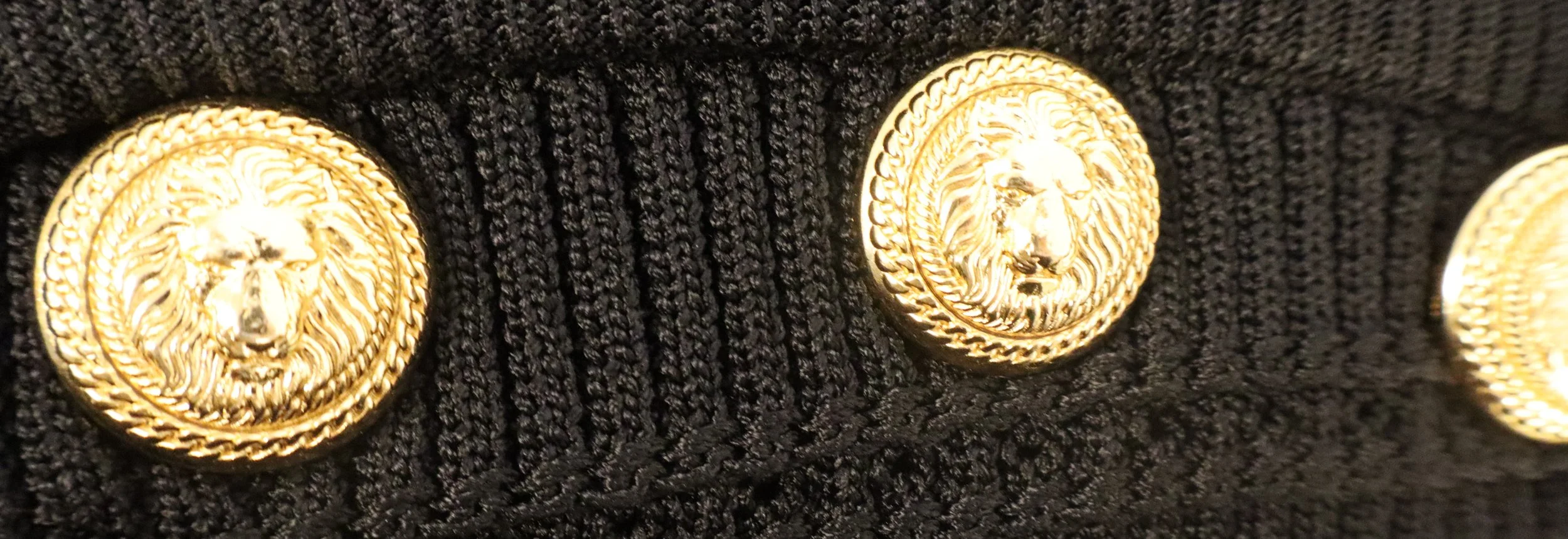 Balmain - Elegant Black Knit Sleeveless Top with Gold Buttons Size 38 - Image 6