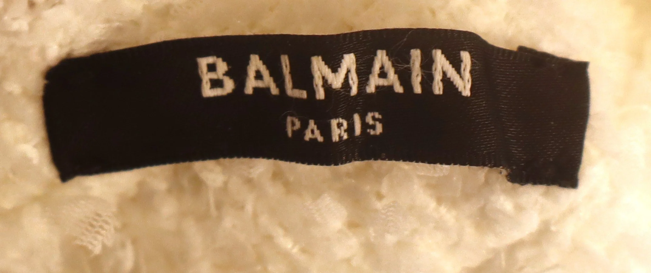 Balmain Bouclé - Sleeveless Textured Ivory Vest with Golden Accents Size 36 - Image 4